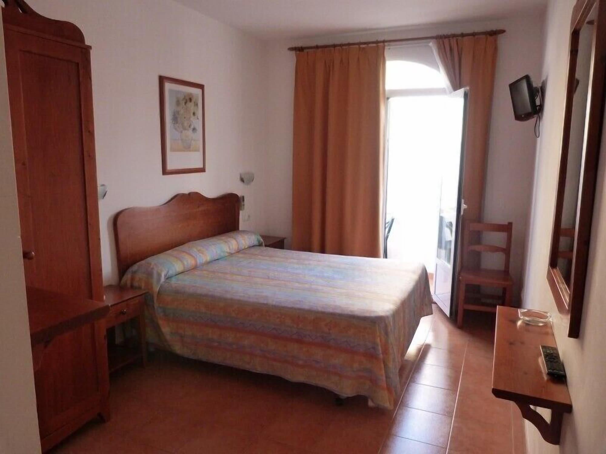 Hotel Geminis Ciutadella  Exteriör bild